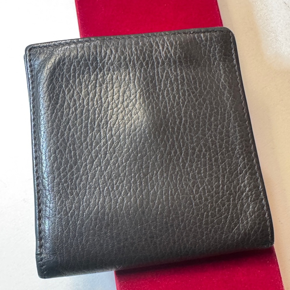 Gucci Classic Black Sofa Leather Men's Bifold Wallet in good condition - Picture 2 of 15